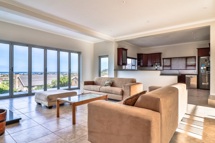 To Let 6 Bedroom Property for Rent in Bettys Bay Western Cape